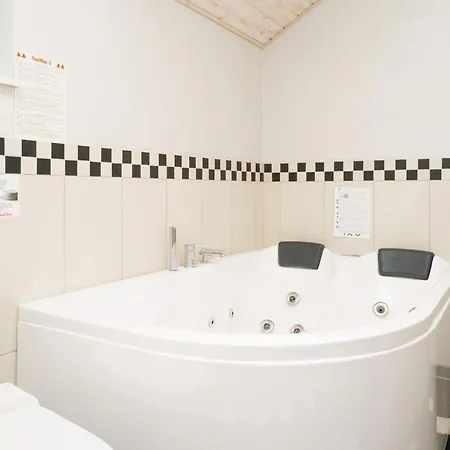 10 Person Holiday In R Dby Ferienhaus Rødby