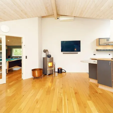 10 Person Holiday In R Dby Casa vacanze Rødby