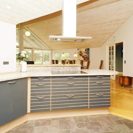 10 Person Holiday In R Dby Ferienhaus