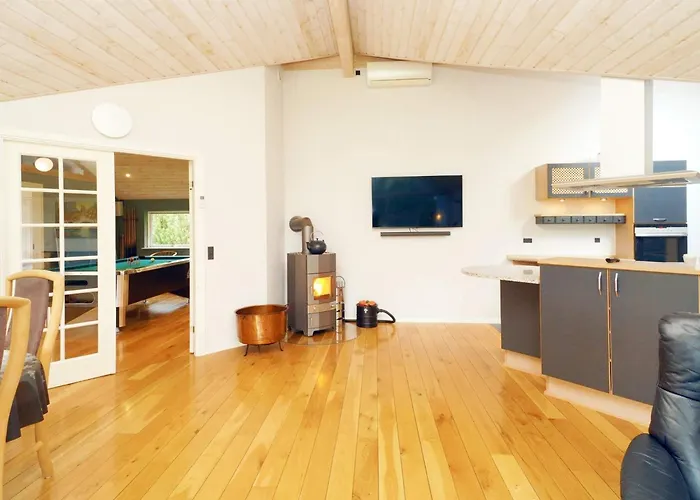 10 Person Holiday In R Dby Nyaraló Rødby
